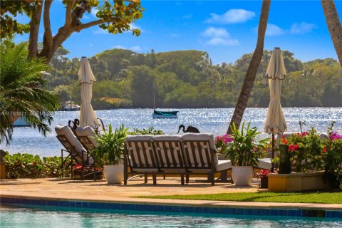 Casa en venta en Jupiter Island, Florida, 7 dormitorios, 739.32 m2 № 1989306 - foto 24