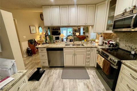House in Palmetto, Florida 2 bedrooms, 110.27 sq.m. № 1905973 - photo 3