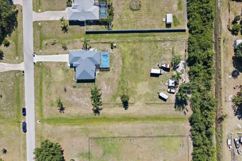House in Myakka City, Florida 3 bedrooms, 149.57 sq.m. № 2344775 - photo 6