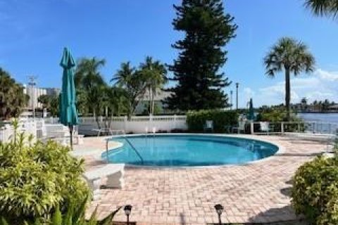 Condominio en venta en Pompano Beach, Florida, 1 dormitorio, 55.56 m2 № 2177306 - foto 19