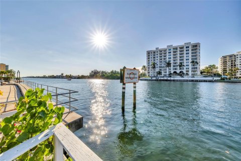 Condominio en venta en Pompano Beach, Florida, 1 dormitorio, 55.56 m2 № 2177306 - foto 26