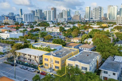Immobilier commercial à vendre à Miami, Floride № 1699930 - photo 1
