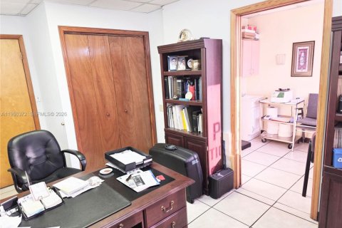 Commercial property in Miami, Florida № 2081299 - photo 26