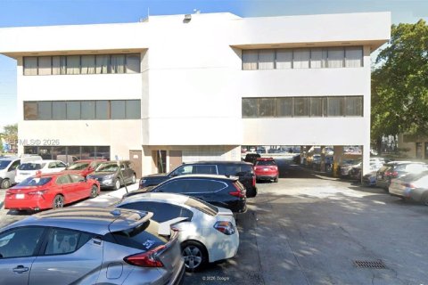 Commercial property in Miami, Florida № 2081299 - photo 5