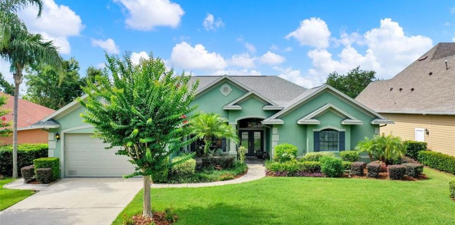 House in Clermont, Florida 4 bedrooms, 256.41 sq.m. № 1795195
