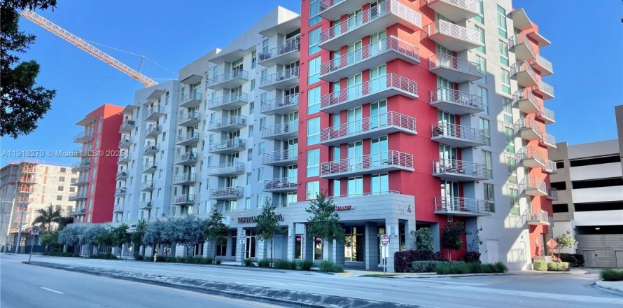 Condo in Doral, Florida, 1 bedroom  № 2082620