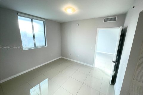Condo in Doral, Florida, 1 bedroom  № 2082620 - photo 10
