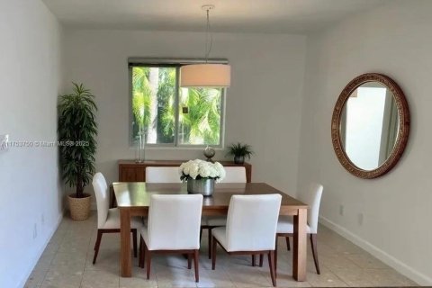 Townhouse in Fort Lauderdale, Florida 2 bedrooms, 120.03 sq.m. № 1756507 - photo 3