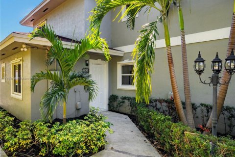 Townhouse in Fort Lauderdale, Florida 2 bedrooms, 120.03 sq.m. № 1756507 - photo 23