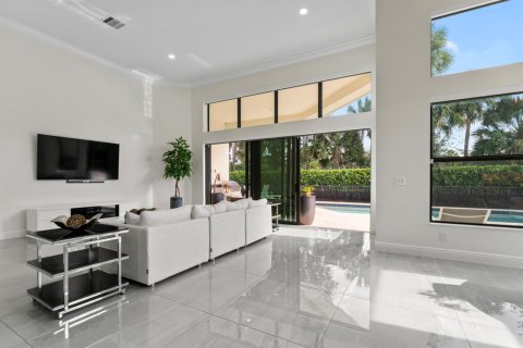 House in Boca Raton, Florida 5 bedrooms, 430.32 sq.m. № 2181389 - photo 11