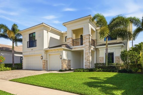 House in Boca Raton, Florida 5 bedrooms, 430.32 sq.m. № 2181389 - photo 2