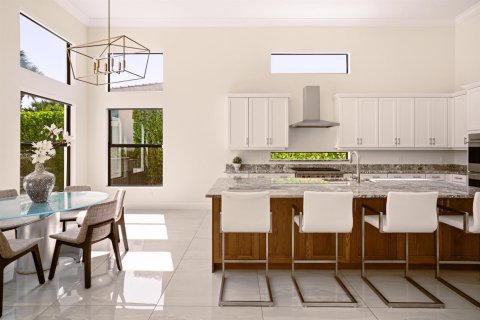House in Boca Raton, Florida 5 bedrooms, 430.32 sq.m. № 2181389 - photo 8