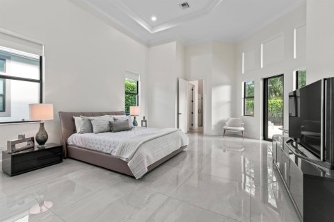 House in Boca Raton, Florida 5 bedrooms, 430.32 sq.m. № 2181389 - photo 27