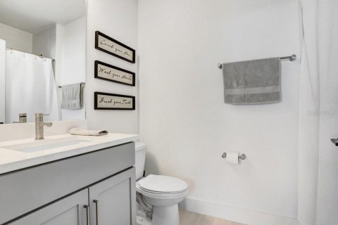 Townhouse in Tampa, Florida 3 bedrooms, 207.92 sq.m. № 2237701 - photo 6