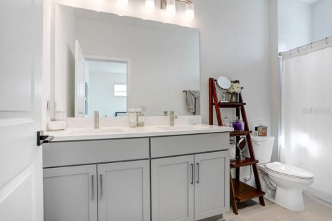 Townhouse in Tampa, Florida 3 bedrooms, 207.92 sq.m. № 2237701 - photo 10