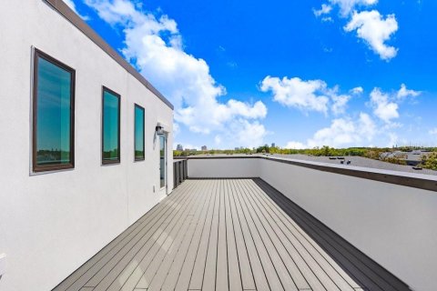 Townhouse in Tampa, Florida 3 bedrooms, 207.92 sq.m. № 2237701 - photo 17