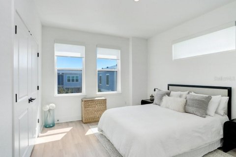Townhouse in Tampa, Florida 3 bedrooms, 207.92 sq.m. № 2237701 - photo 8