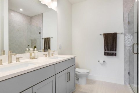 Townhouse in Tampa, Florida 3 bedrooms, 207.92 sq.m. № 2237701 - photo 12