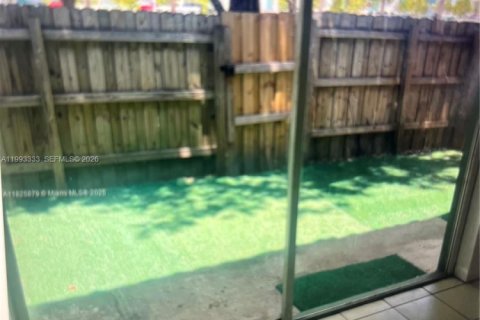 Condo in Homestead, Florida, 4 bedrooms № 2153761 - photo 10