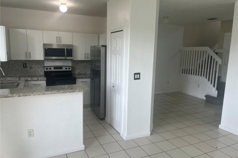 Condo in Homestead, Florida, 4 bedrooms № 2153761 - photo 4