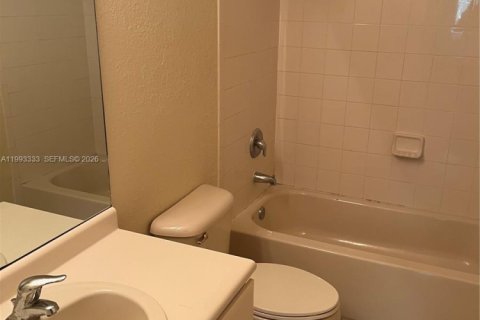 Condo in Homestead, Florida, 4 bedrooms № 2153761 - photo 9