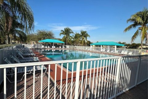 Condo in Homestead, Florida, 4 bedrooms № 2153761 - photo 16