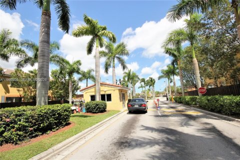Condo in Homestead, Florida, 4 bedrooms № 2153761 - photo 18