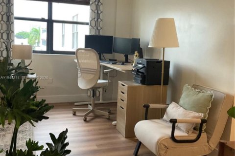 Condo in Miami Beach, Florida, 1 bedroom  № 2000910 - photo 20