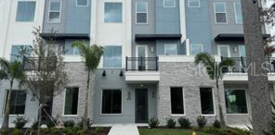 Touwnhouse à Oviedo, Floride 3 chambres, 187.66 m2 № 2401124