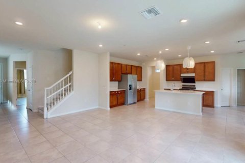 Снять в аренду виллу или дом в Лейк-Уорт, Флорида 4 спальни, 244.43м2, № 1949161 - фото 2