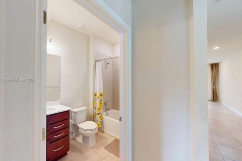 Снять в аренду виллу или дом в Лейк-Уорт, Флорида 4 спальни, 244.43м2, № 1949161 - фото 29