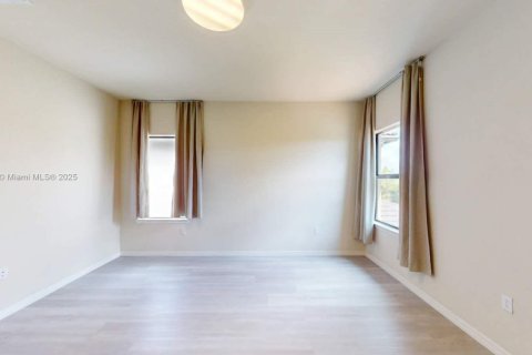 Снять в аренду виллу или дом в Лейк-Уорт, Флорида 4 спальни, 244.43м2, № 1949161 - фото 18