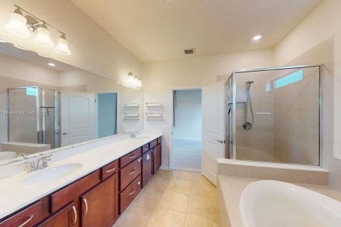 Снять в аренду виллу или дом в Лейк-Уорт, Флорида 4 спальни, 244.43м2, № 1949161 - фото 26