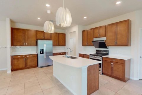 Снять в аренду виллу или дом в Лейк-Уорт, Флорида 4 спальни, 244.43м2, № 1949161 - фото 5