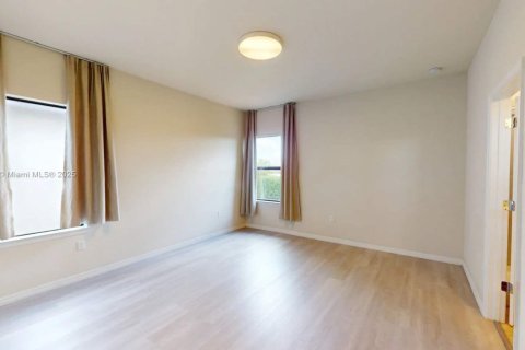 Снять в аренду виллу или дом в Лейк-Уорт, Флорида 4 спальни, 244.43м2, № 1949161 - фото 16