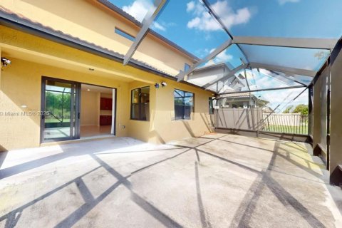 Снять в аренду виллу или дом в Лейк-Уорт, Флорида 4 спальни, 244.43м2, № 1949161 - фото 30