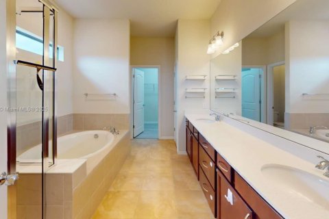 Снять в аренду виллу или дом в Лейк-Уорт, Флорида 4 спальни, 244.43м2, № 1949161 - фото 25