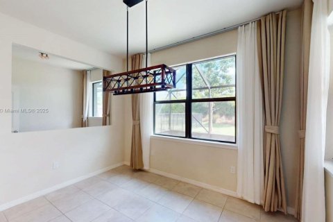 Снять в аренду виллу или дом в Лейк-Уорт, Флорида 4 спальни, 244.43м2, № 1949161 - фото 11