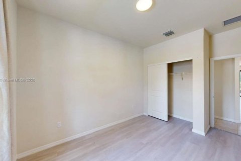 Снять в аренду виллу или дом в Лейк-Уорт, Флорида 4 спальни, 244.43м2, № 1949161 - фото 22