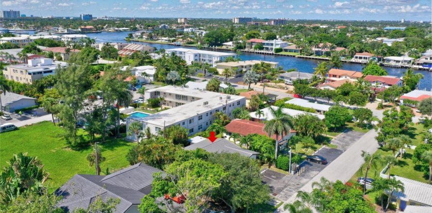Commercial property in Pompano Beach, Florida 174.93 sq.m. № 846325