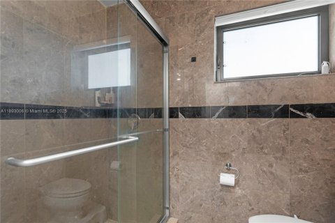 Casa en venta en Hollywood, Florida, 4 dormitorios, 212.28 m2 № 1946705 - foto 26