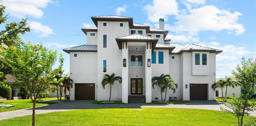 House in Palm Harbor, Florida 4 bedrooms, 340.86 sq.m. № 1784874