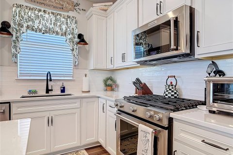 House in Minneola, Florida 2 bedrooms, 130.9 sq.m. № 2226126 - photo 15