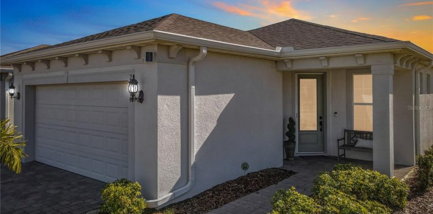 House in Minneola, Florida 2 bedrooms, 130.9 sq.m. № 2226126