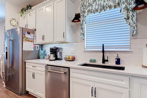 House in Minneola, Florida 2 bedrooms, 130.9 sq.m. № 2226126 - photo 16