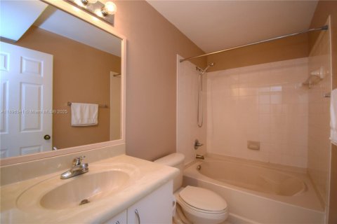 Купить таунхаус в Уэстон, Флорида 2 спальни, 107.3м2, № 1948557 - фото 9