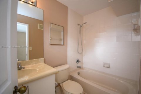 Купить таунхаус в Уэстон, Флорида 2 спальни, 107.3м2, № 1948557 - фото 12