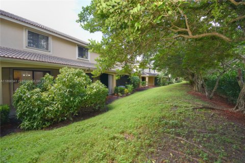 Купить таунхаус в Уэстон, Флорида 2 спальни, 107.3м2, № 1948557 - фото 17