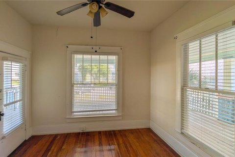Commercial property in Saint Petersburg, Florida 283.63 sq.m. № 2200754 - photo 19