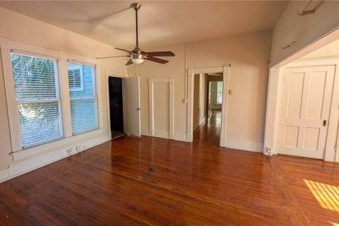 Commercial property in Saint Petersburg, Florida 283.63 sq.m. № 2200754 - photo 5